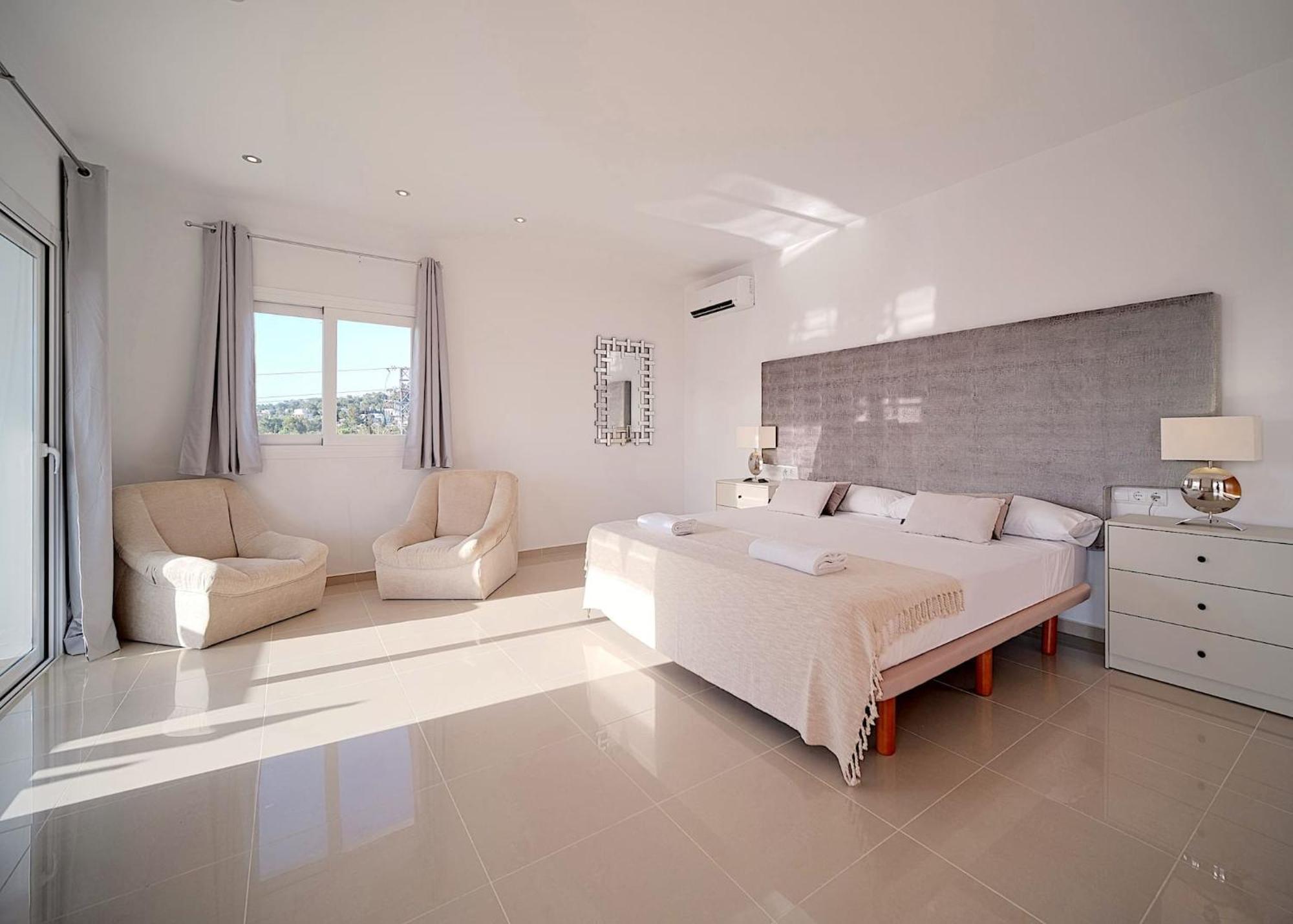 Villa Romeo 2Km From Ibiza Town And 1Km From Talamanca Beach Santa Eularia des Riu Eksteriør billede