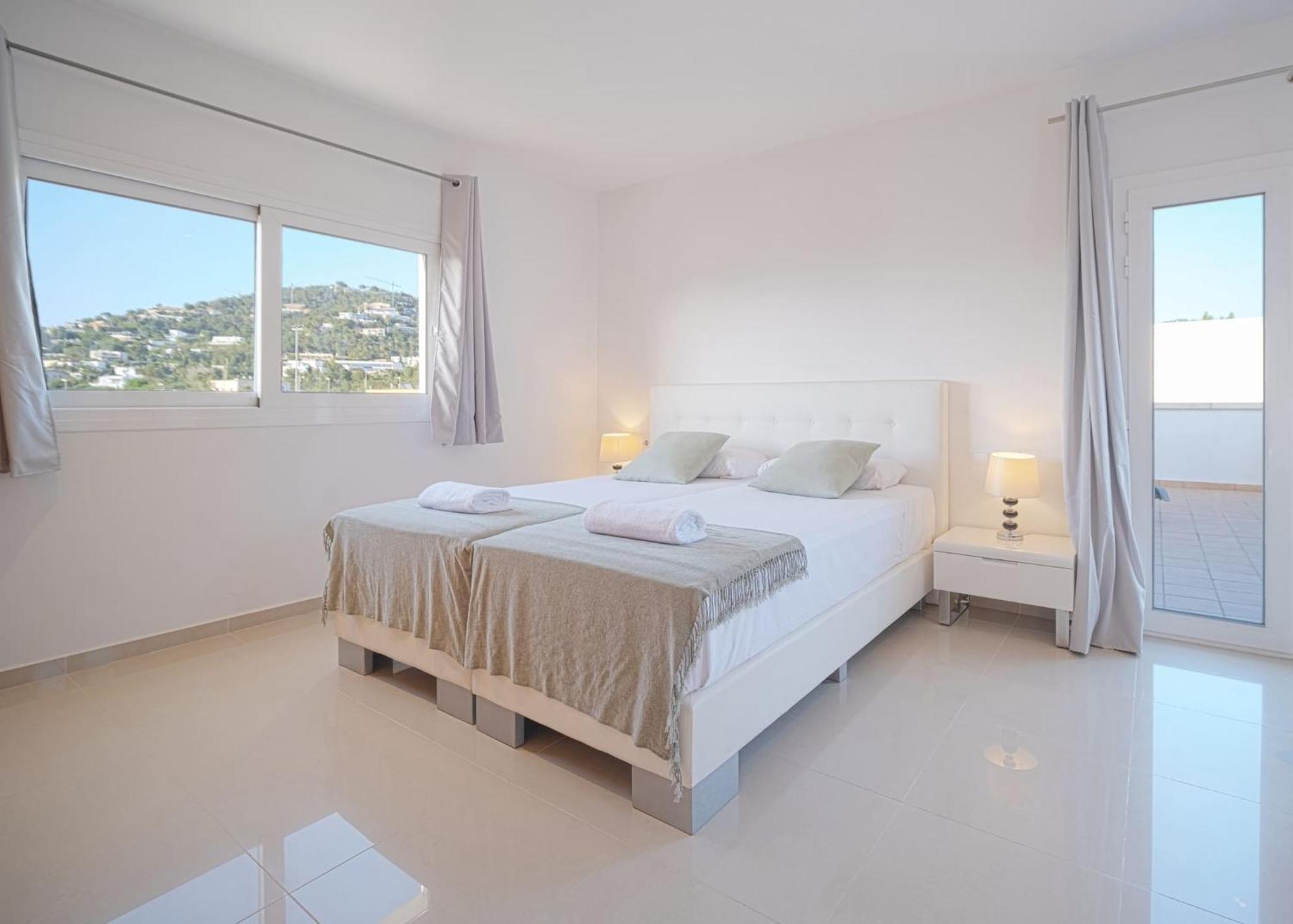 Villa Romeo 2Km From Ibiza Town And 1Km From Talamanca Beach Santa Eularia des Riu Eksteriør billede
