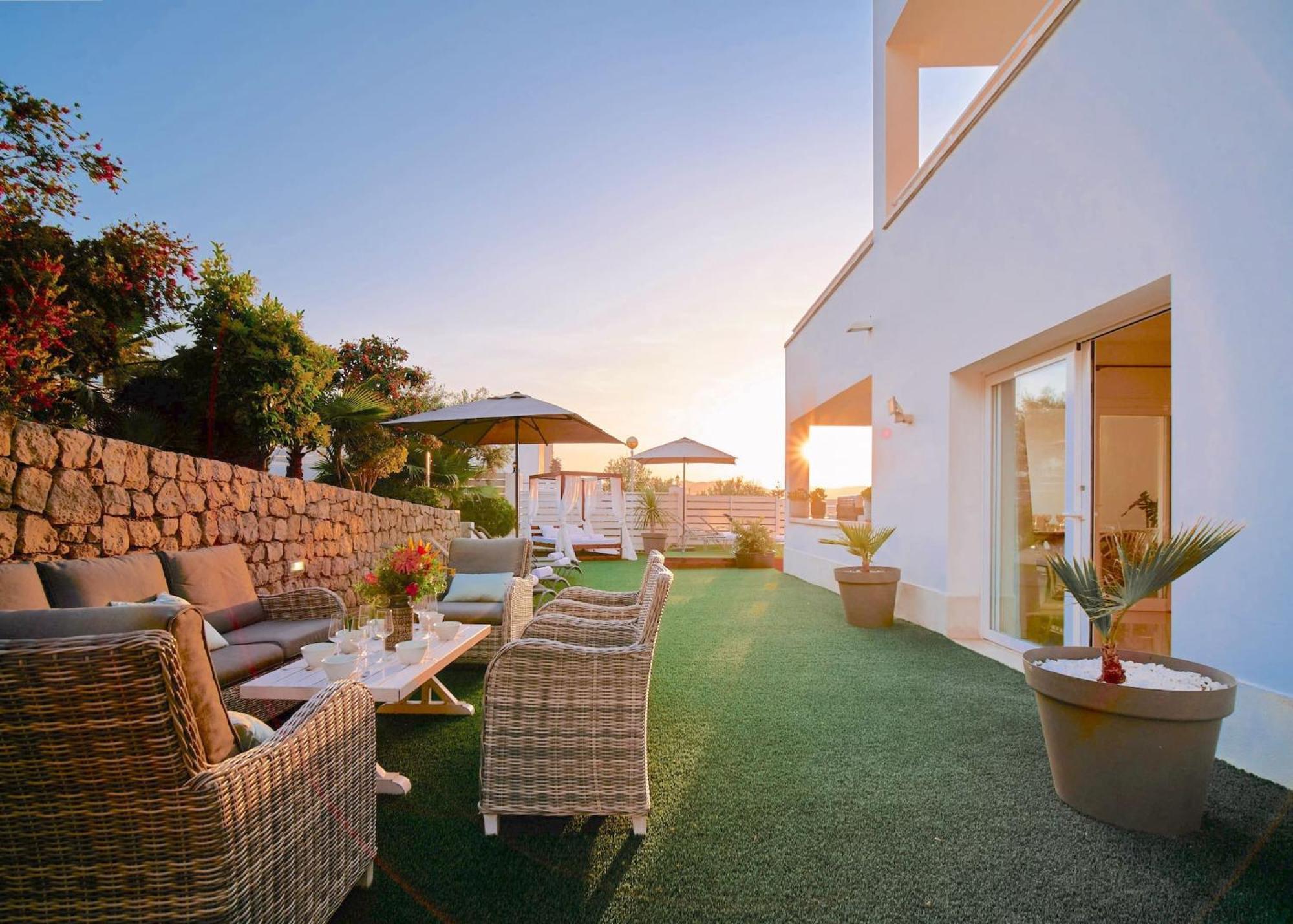 Villa Romeo 2Km From Ibiza Town And 1Km From Talamanca Beach Santa Eularia des Riu Eksteriør billede